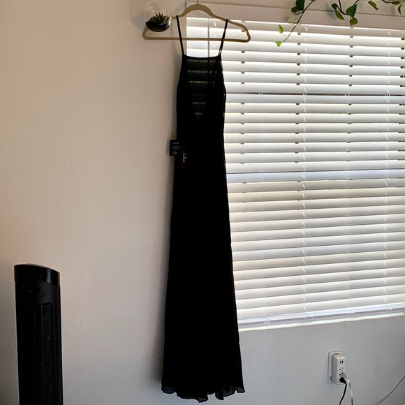 Lulu’s black maxi dress - Picture 8 of 8